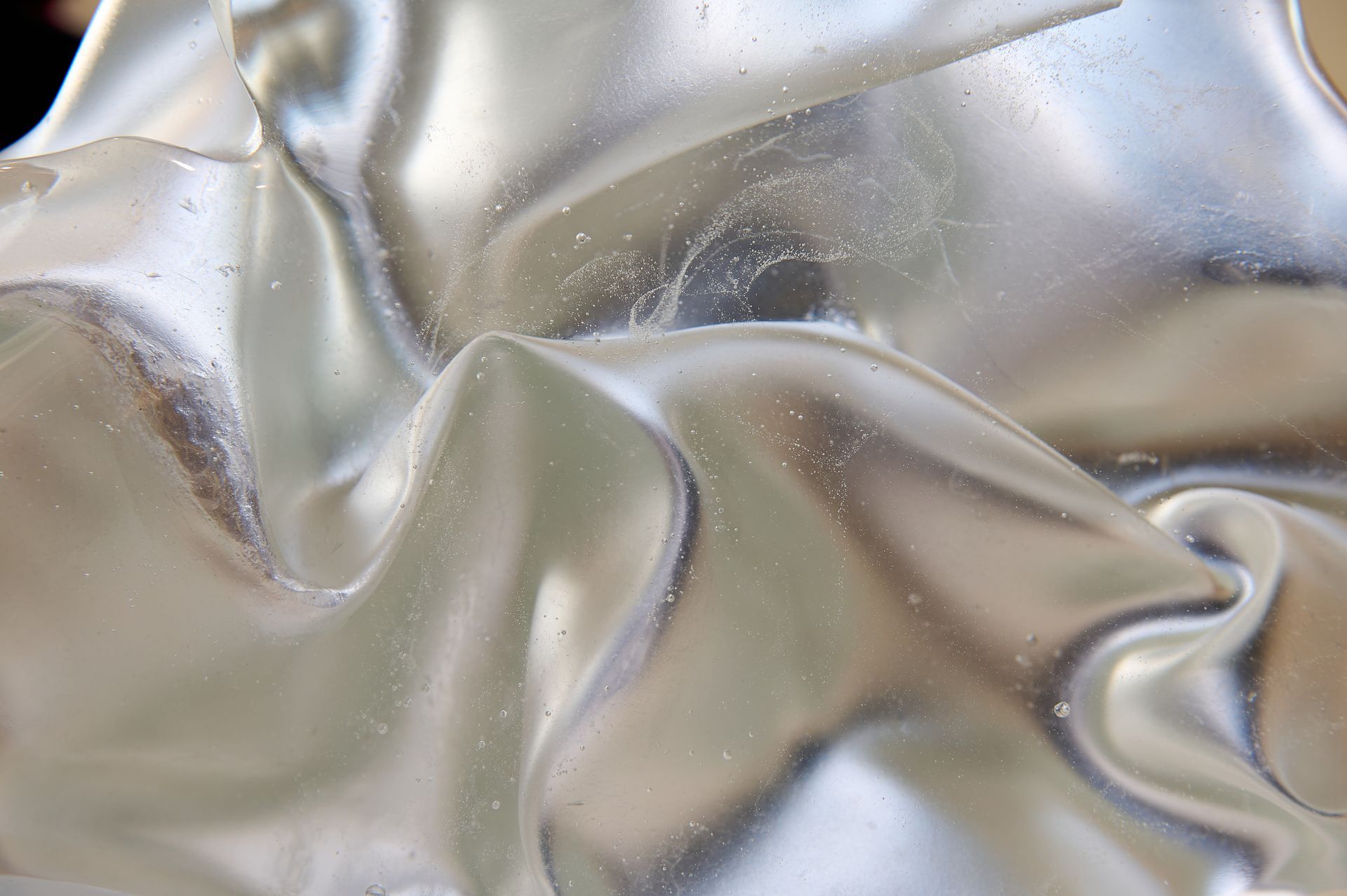 Détail de matière dans un drapé en verre