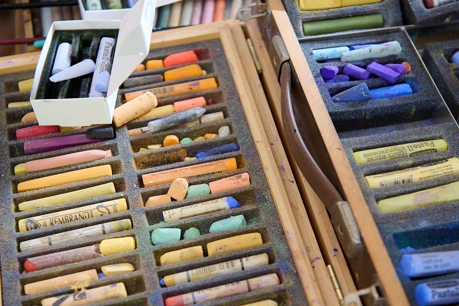 Couleurs dans un atelier de peintre