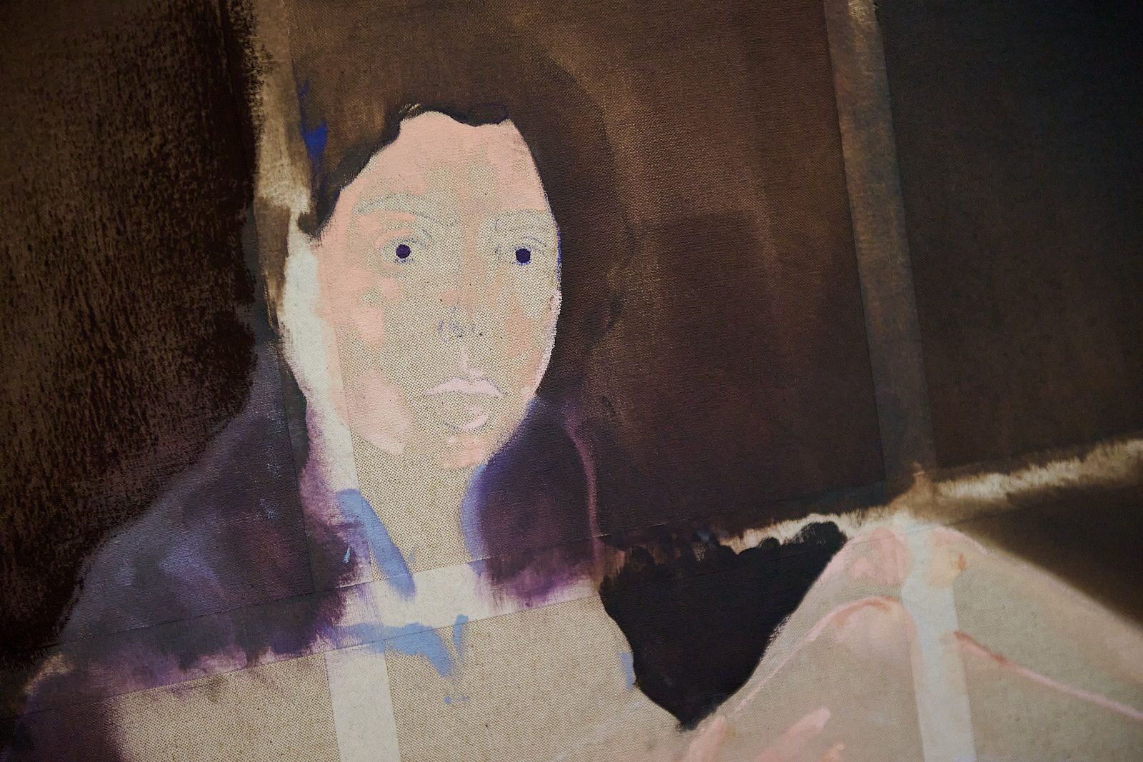 Gros plan d'une peinture à l'huile de Djabril Boukhenaissi