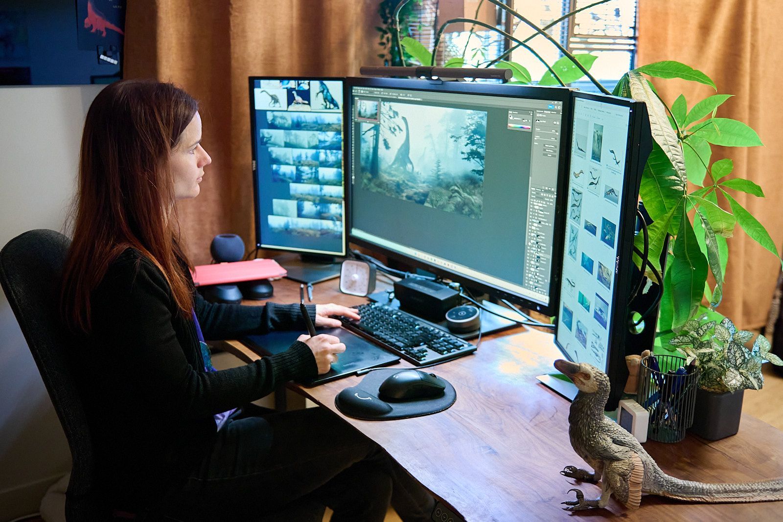 Gaelle Seguillon travaillant dans son atelier