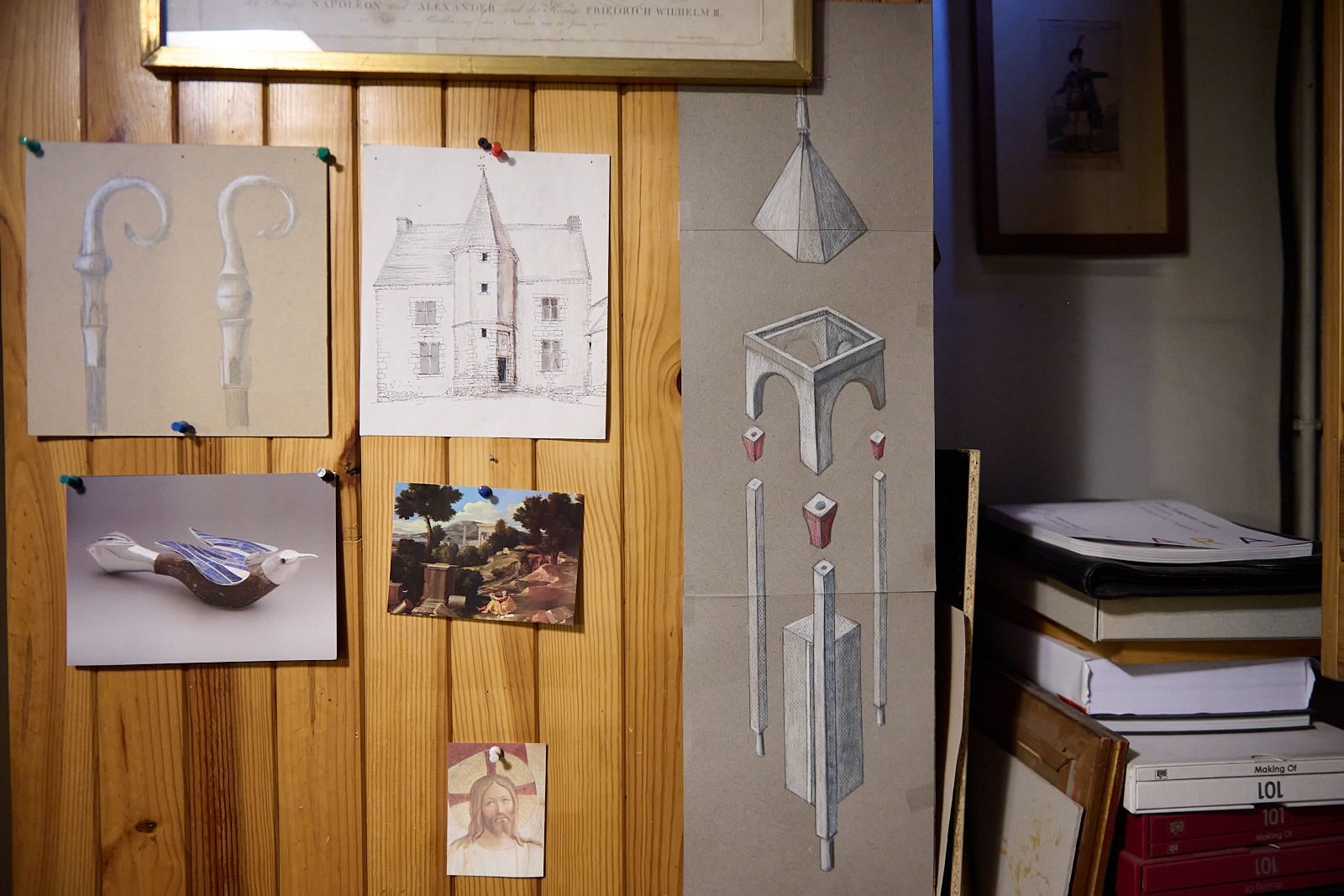 Détails de l'atelier: divers dessins et croquis