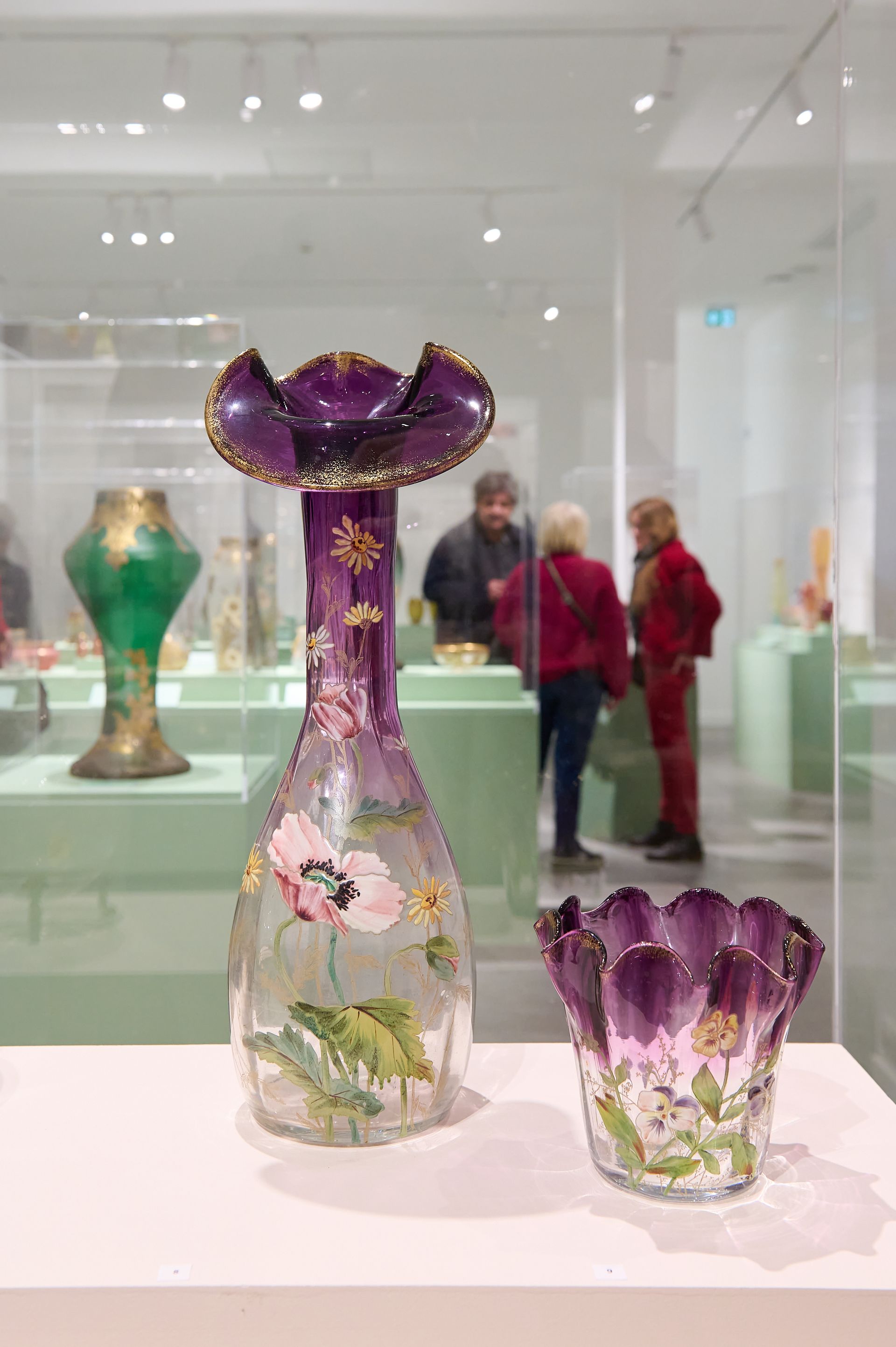 Vase Legras dans la scénographie du musée de Conches