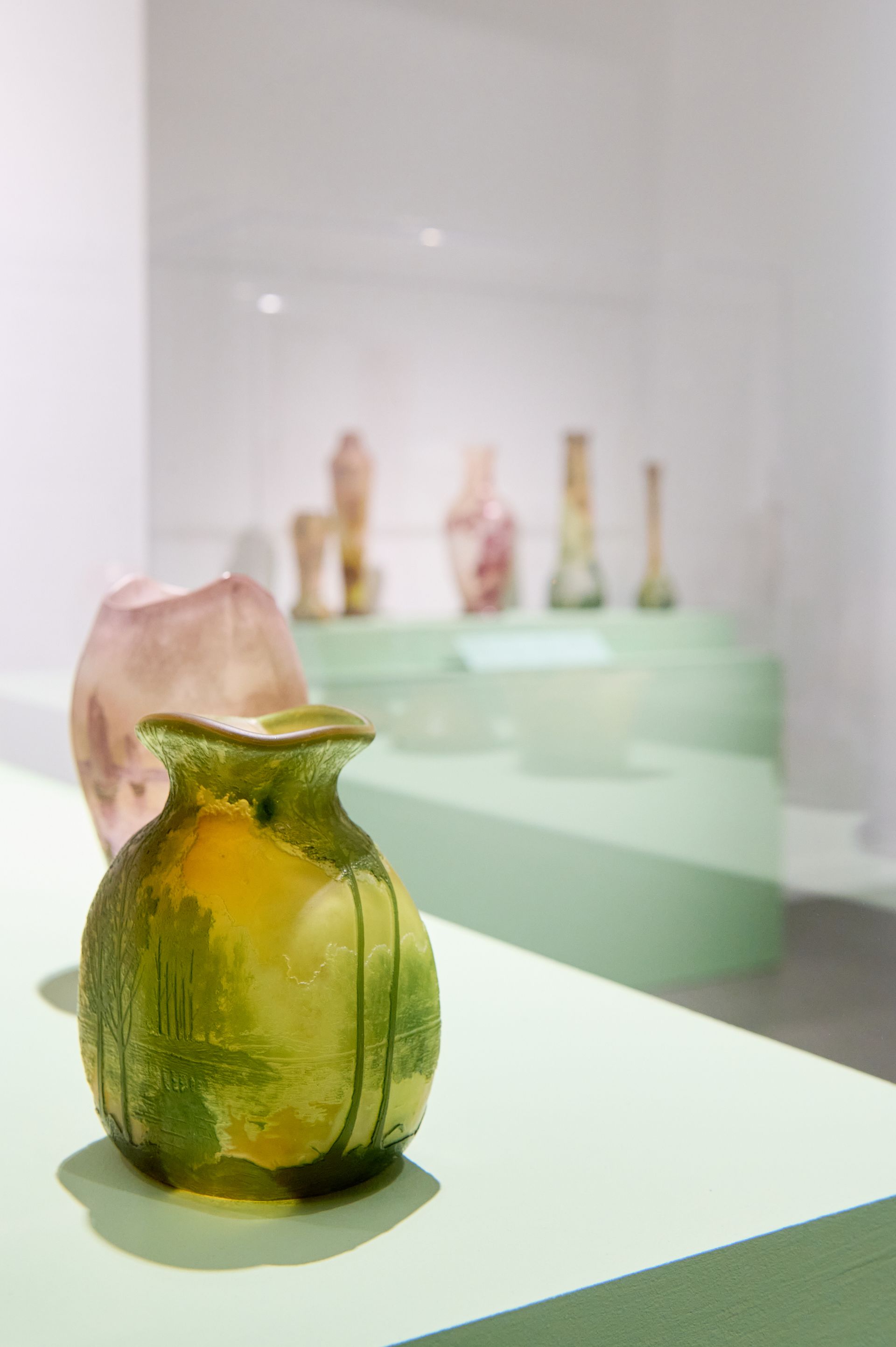 Vase Legras lors d'une exposition au musée du Verre François Décorchemont