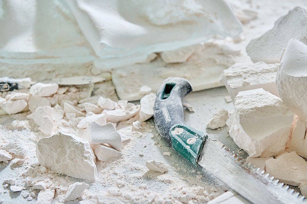 Outills et textures sur un établi