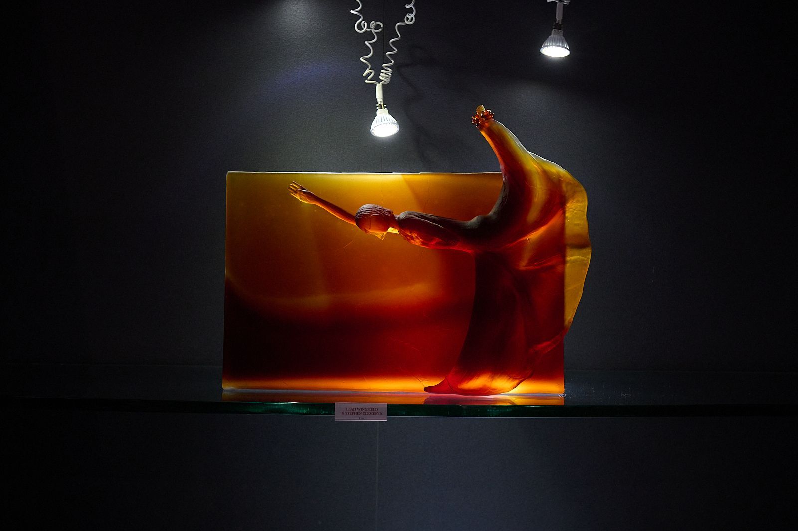 Sculpture en verre par Leah Wingfield