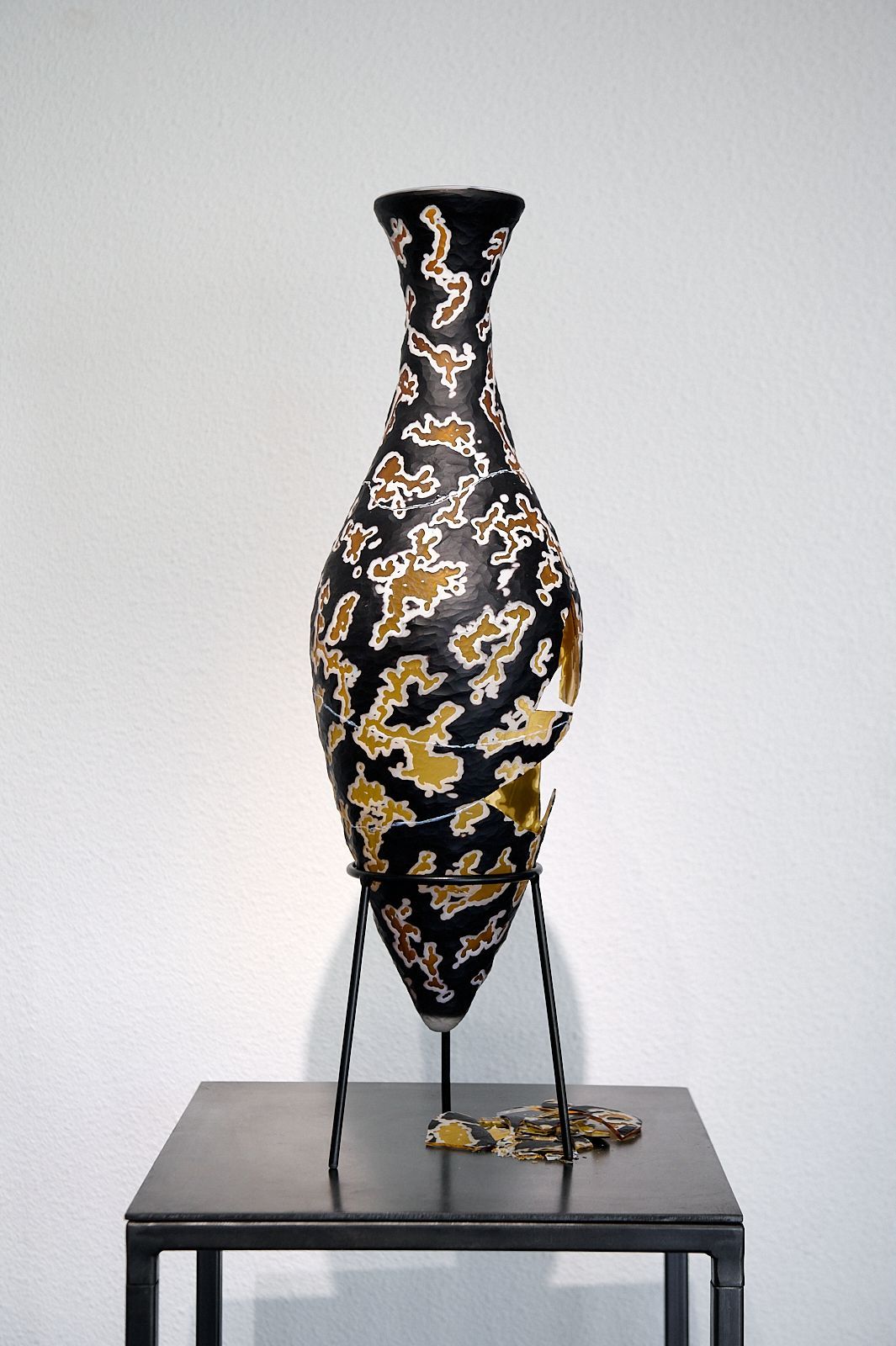 Amphore Brisée - Baldwin et Guggisberg