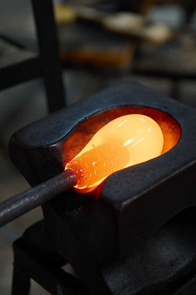 Verre en fusion moulé à chaud