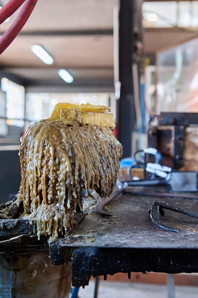Cire fondue dans un atelier de soufflage