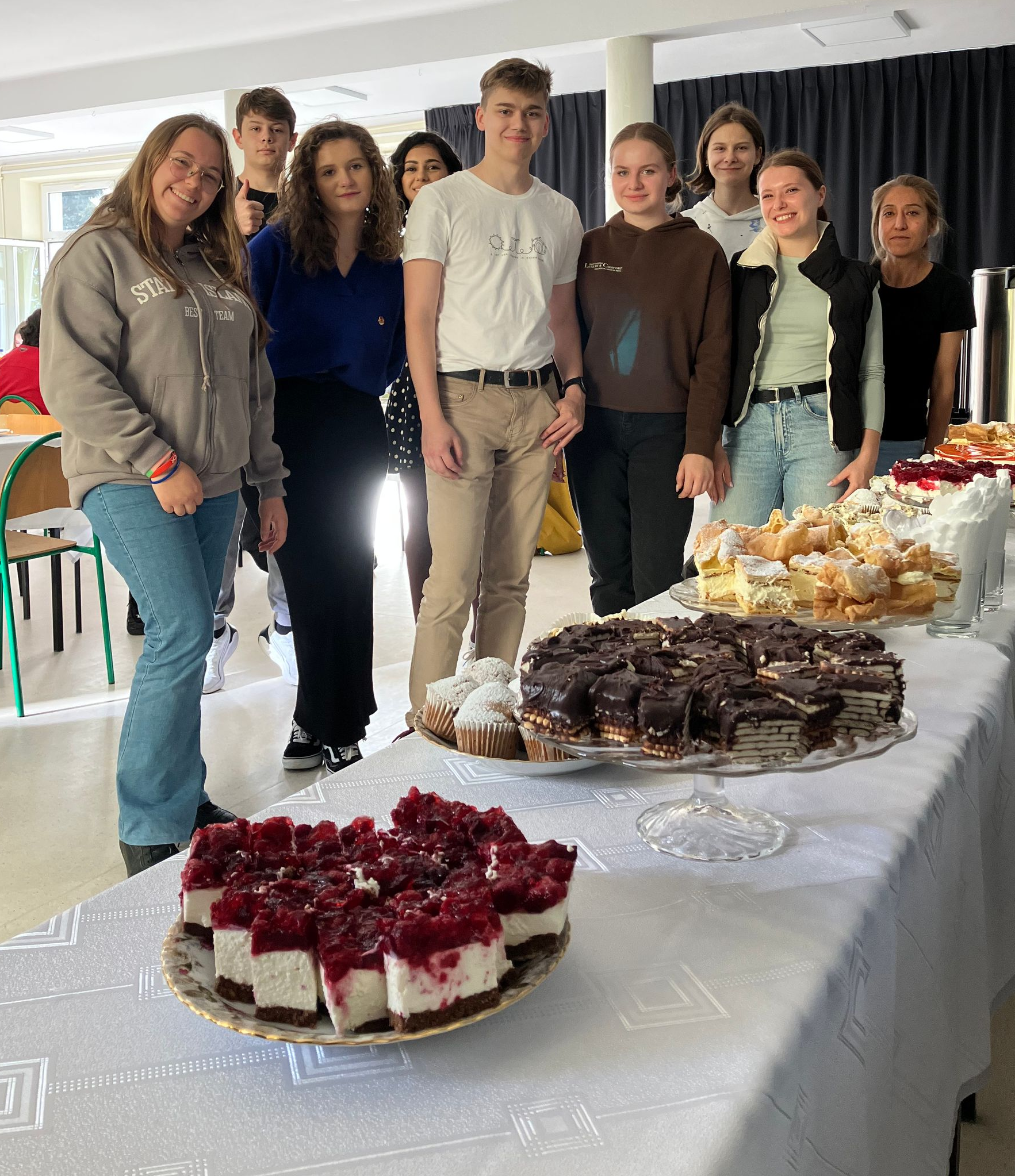 Studierende präsentieren ihre Juchen