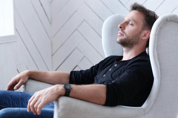 relation-d-aide-par-hypnose-algees-therapie