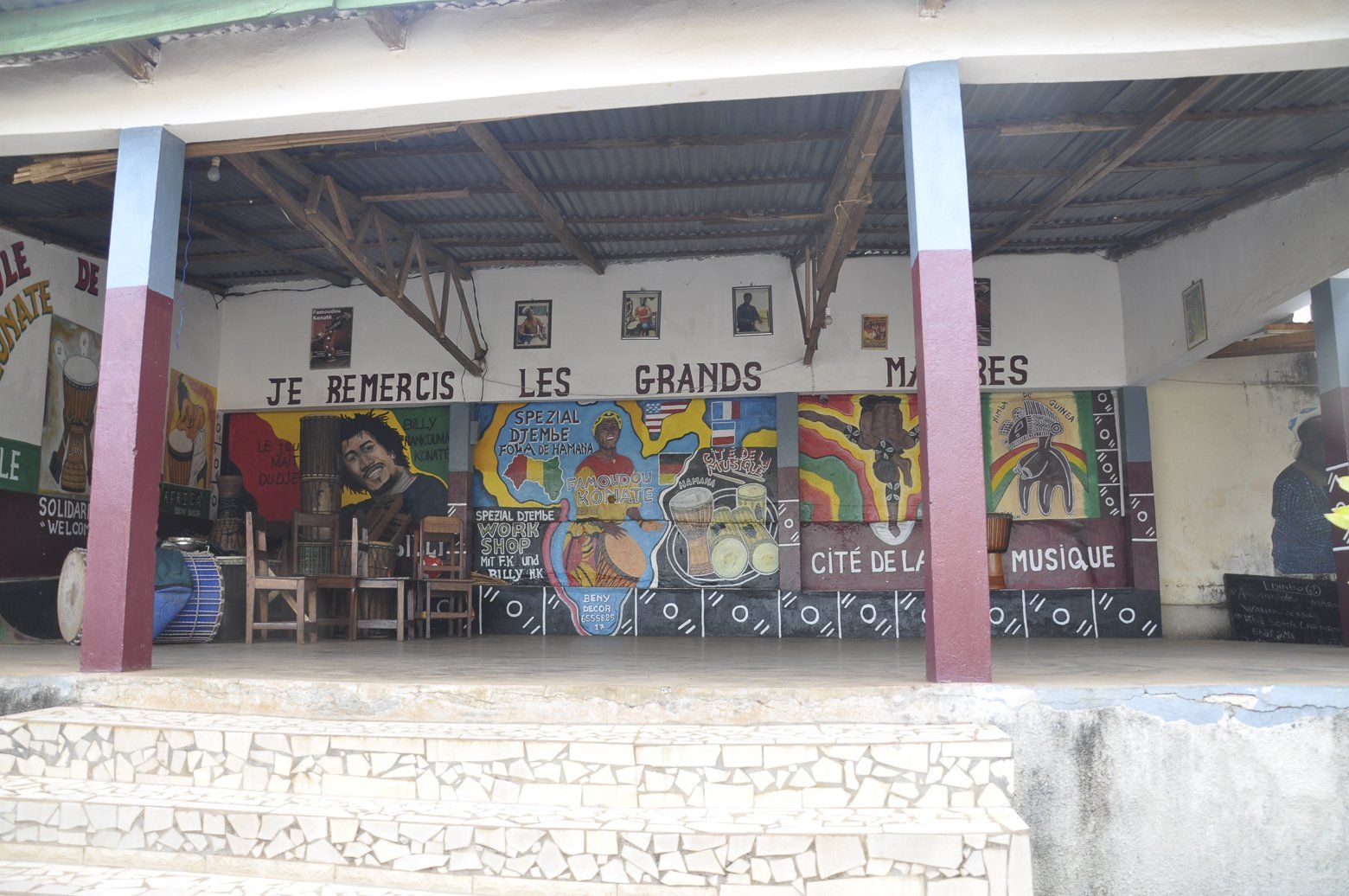 Billy Nankouma Konaté in Conakry / Guinea in der Ecole de Tamtam Konatekounda