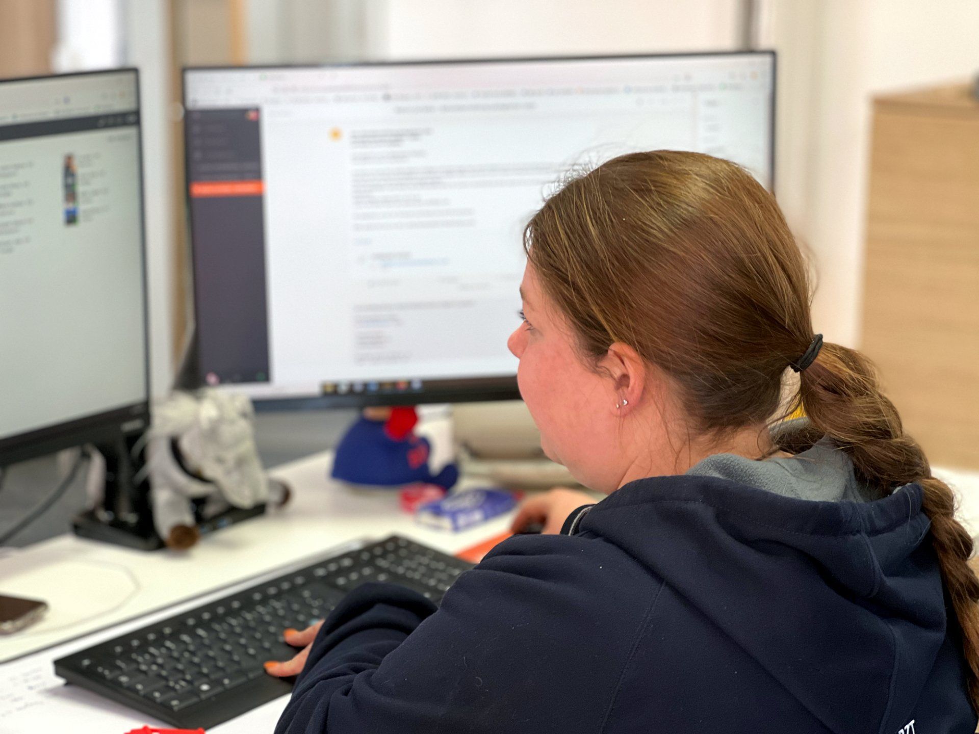 Julia Wüster von der seite