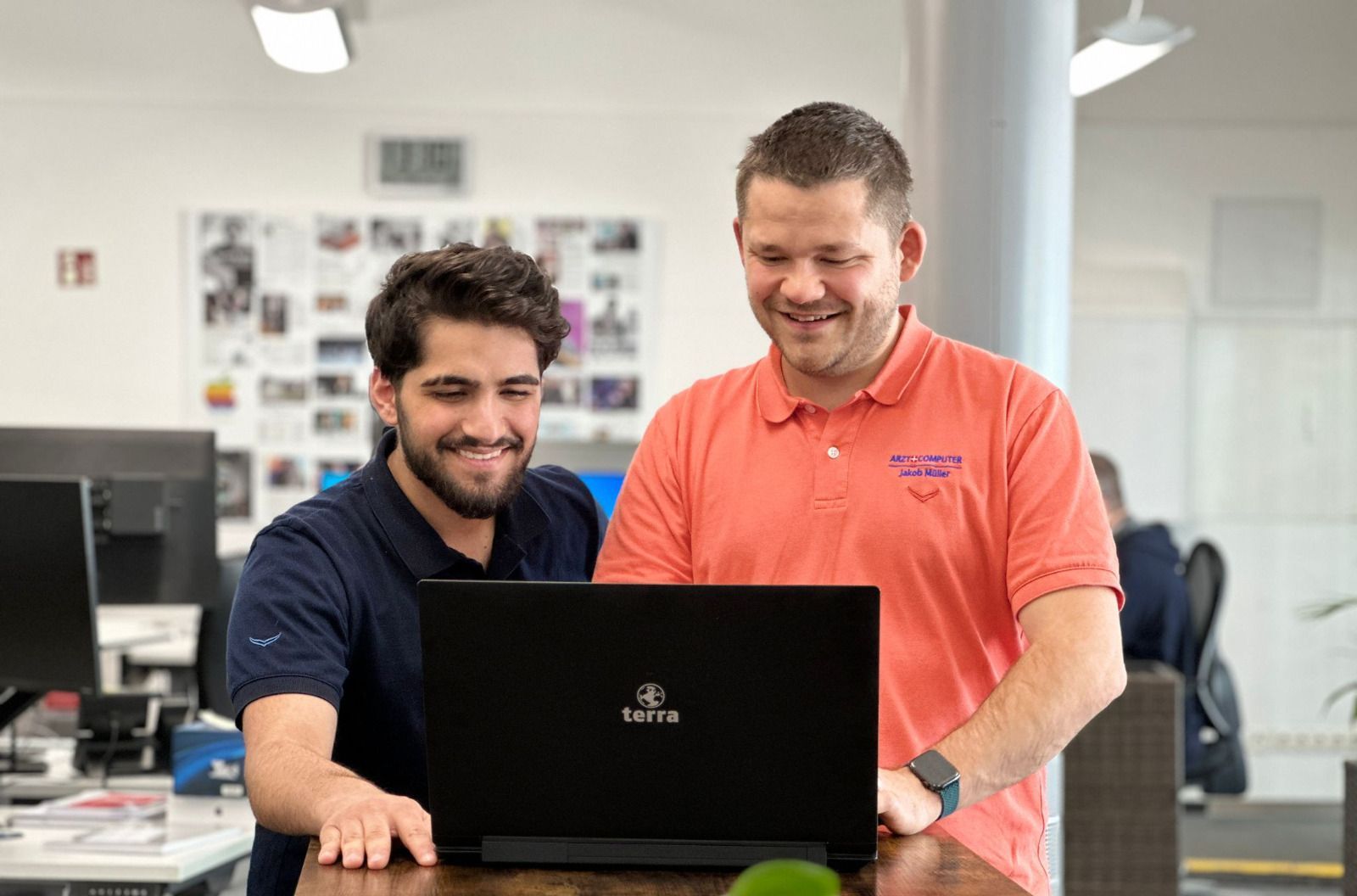 Arzt und Computer Hotline