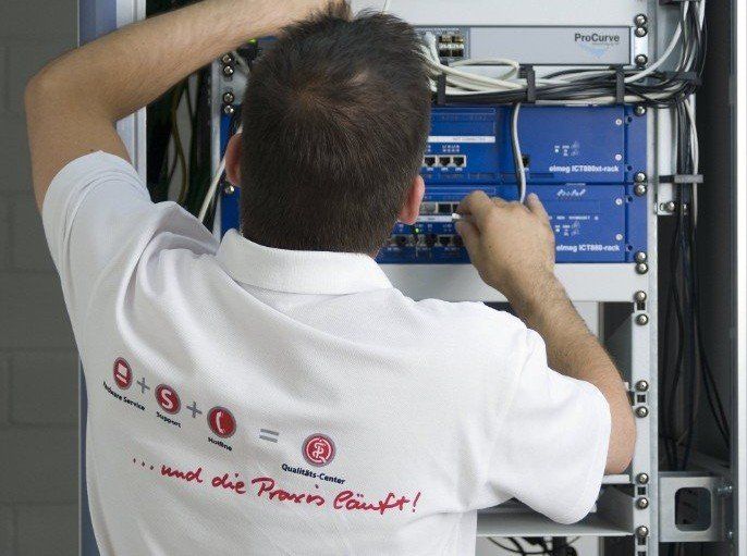 Wir setzen auf eine gute Praxis-EDV: ALBIS Albis Hotline, Arzt und Computer, Praxissoftware und Arztsoftware