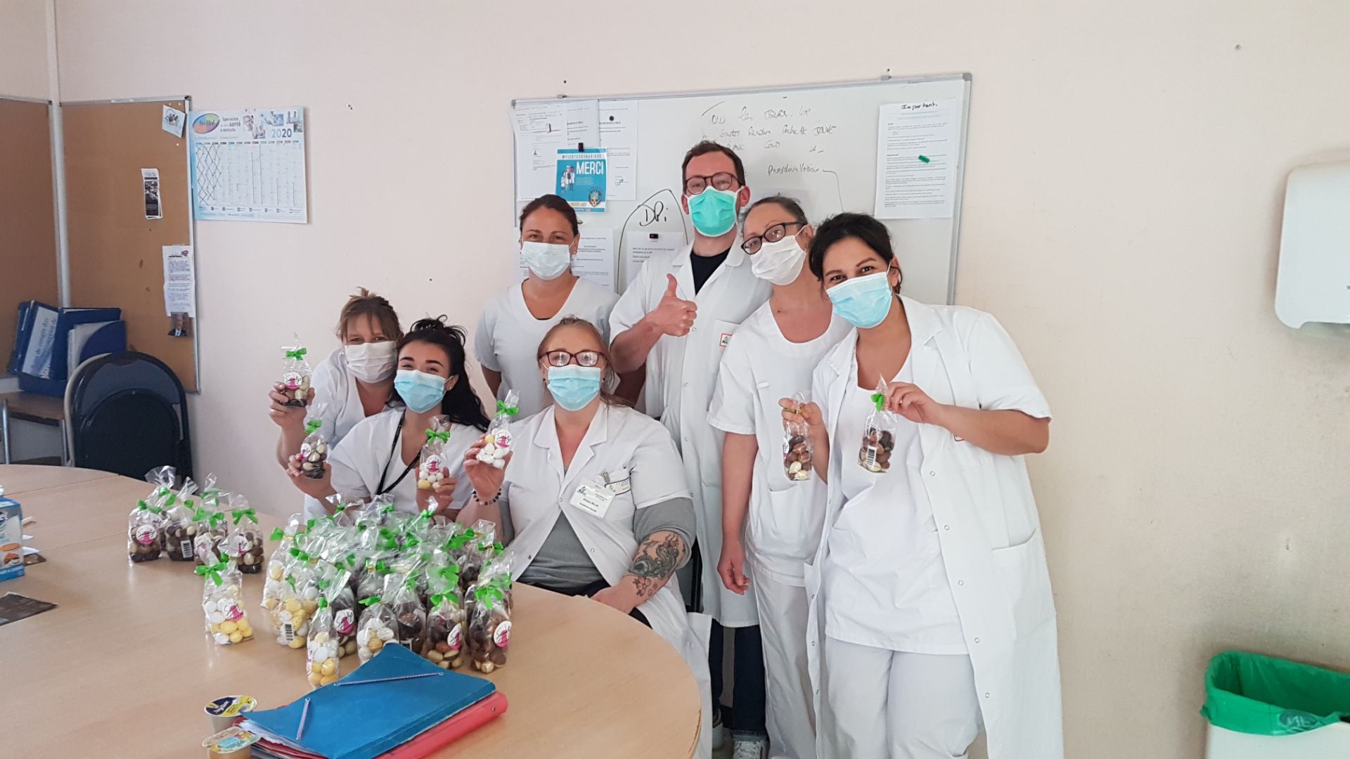 chocolats Pâques personnel soignant hôpital Tourcoing