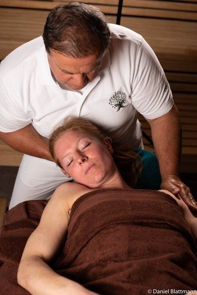 Massagen für Kopf und Nacken