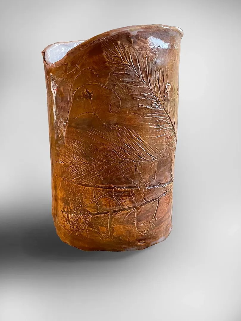Wrap around vase