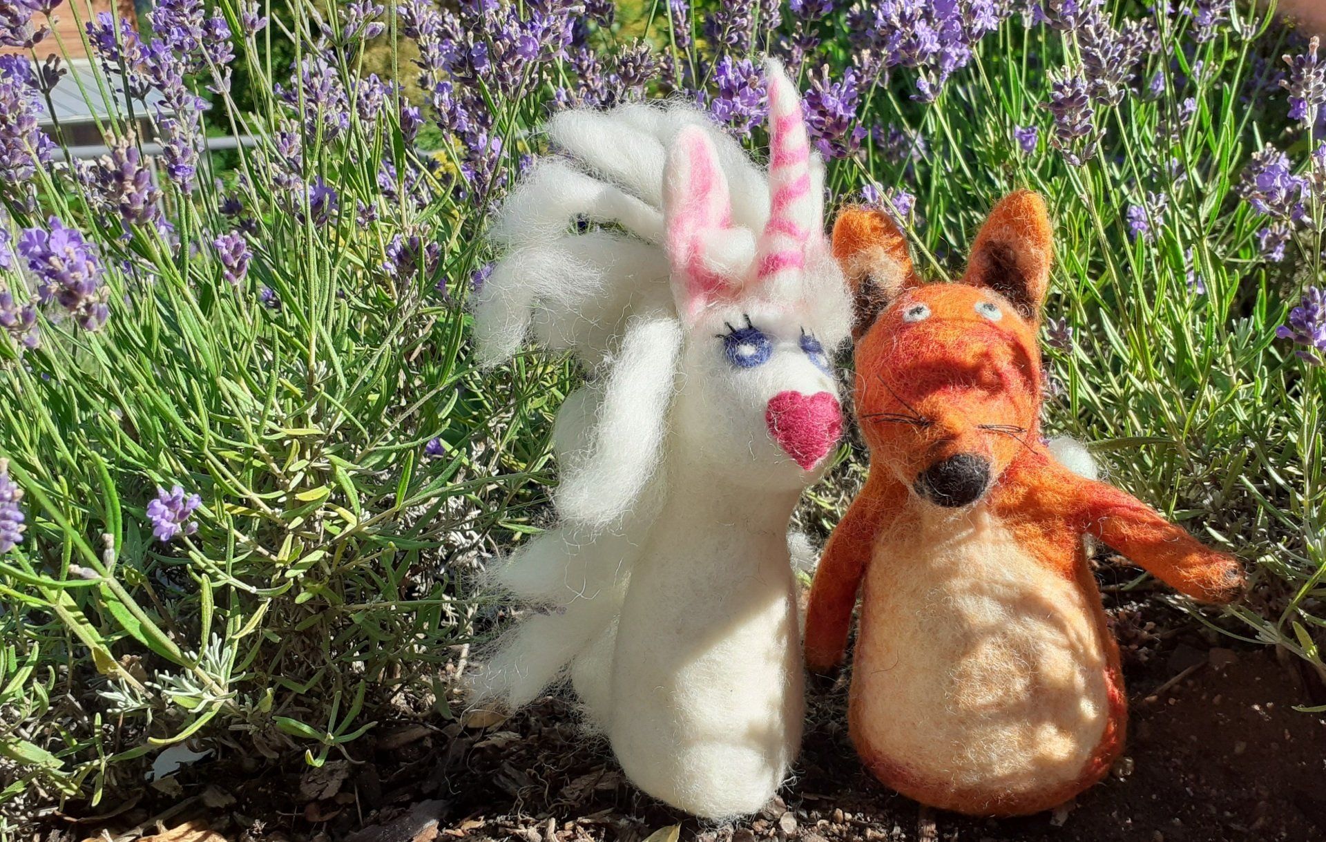 Einhörnchen und Fuchs