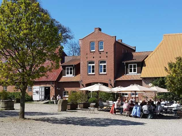 Außengastronomie im Gut Görtz