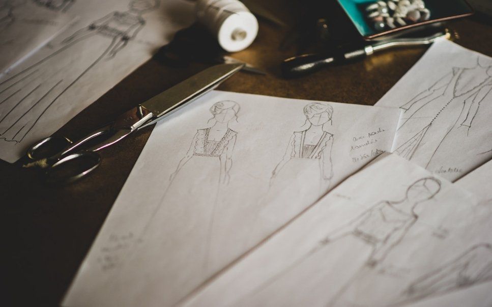 Toutes vos questions sur la création d'une robe de mariée unique et sur-mesure