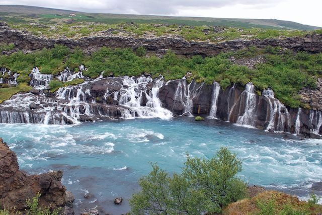 Les chutes de Hraunfossar Islande