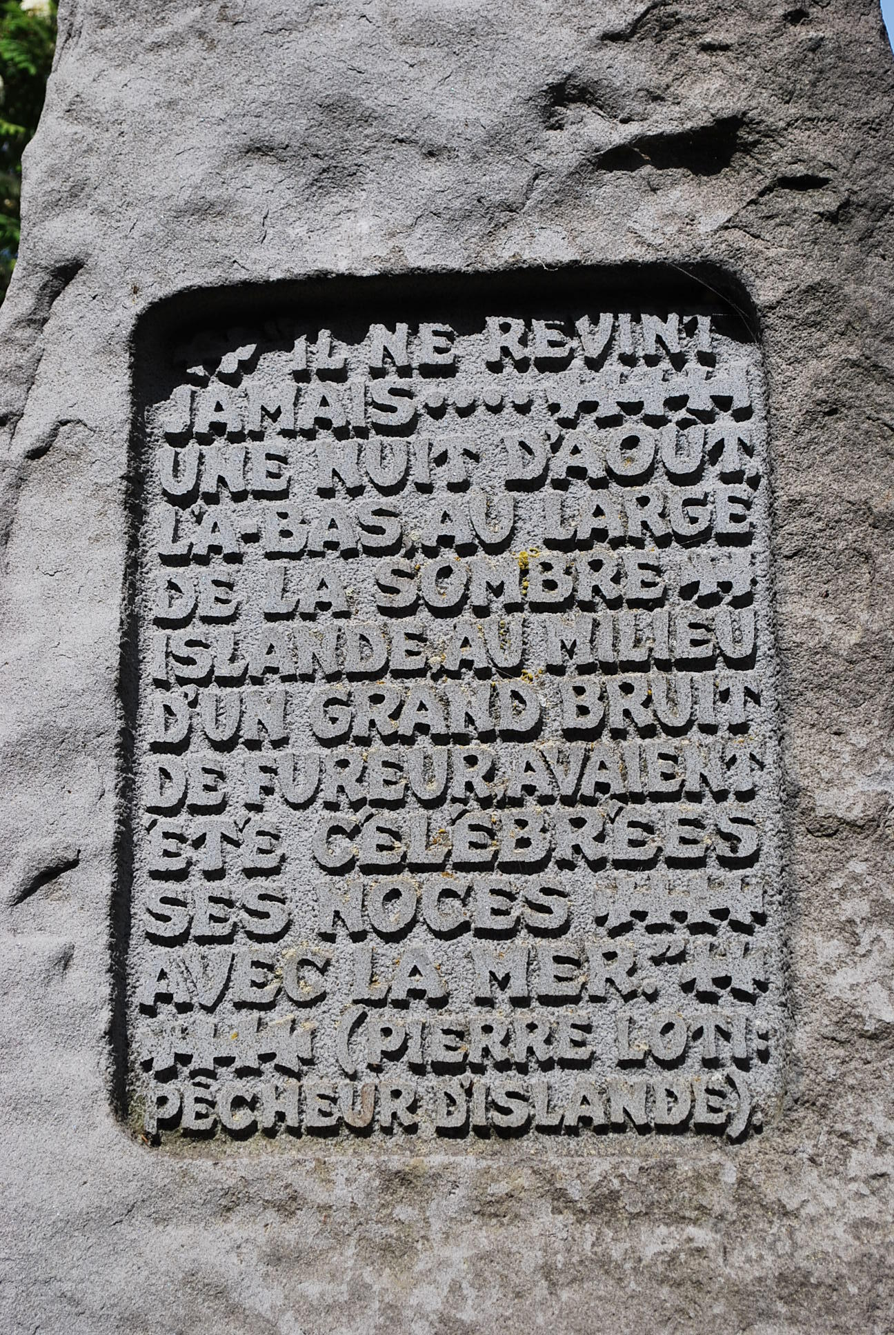 Stèle au cimetière de Reykjavík