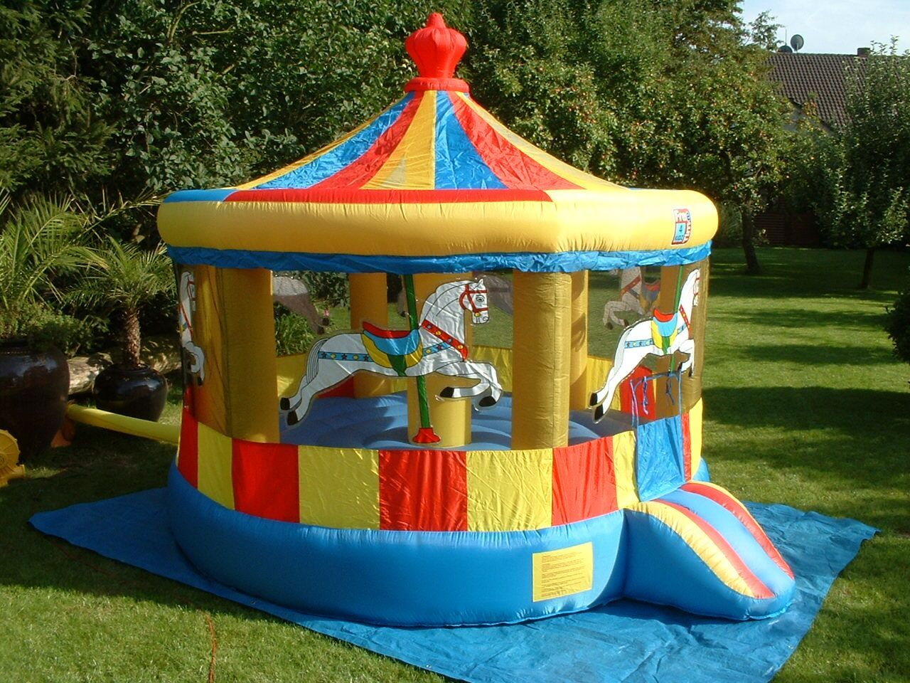 Hüpfburg Karussell mieten für nur 48€