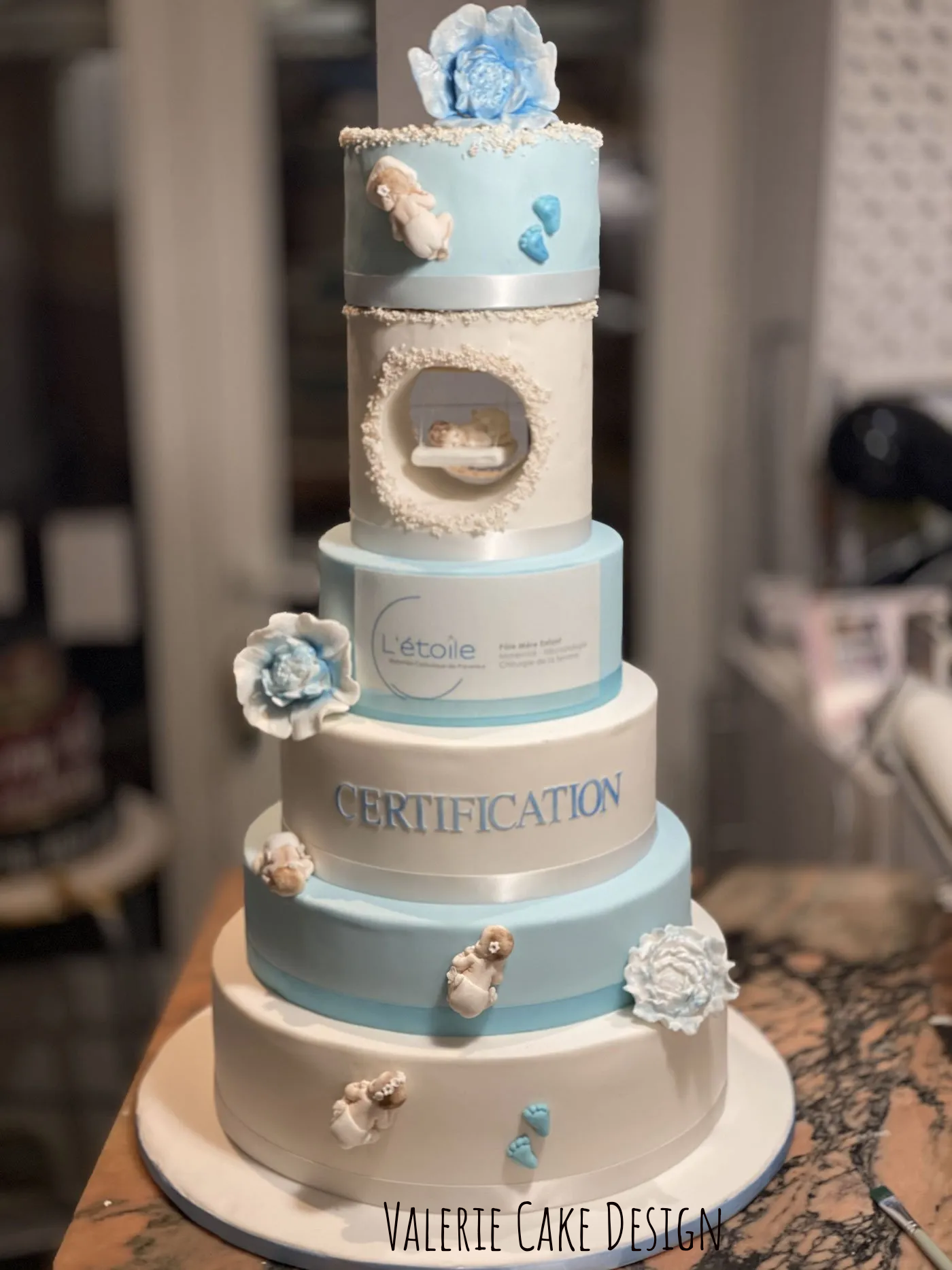 #joyeuxanniversaire #instacakedesign #pickoftheday #instagood #Valeriecakedesignmarseille #ValérieCakeDesign #instacake #birthdaycakemarseille #weddingcake #valeriecakedesign #cakedesignmarseille #gateaususpendumarseille #sabledecoremarseille #sabledecore #gateaususpendu #gravitycake #instafood #gateaudemariagemarseille #gateaudemarseille #gateaudemariage #bapteme #gateauanniversairemarseille #pateasucre #weddingcakemarseille #birthdaycake #marseille #mariagemarseille #gateaupersonnalise #gateaupersonnalisemarseille #sweettable #bapteme #gateau #sucettepersonnalisee #cakepop #cakepopmarseille #cupcakemarseille #numbercake #numbercakemarseille #aussibeauquebon #cakemarseille #creationgourmande #creationgateau #rever #cakeartist #feerie #patisserie #personnalisationdegateau