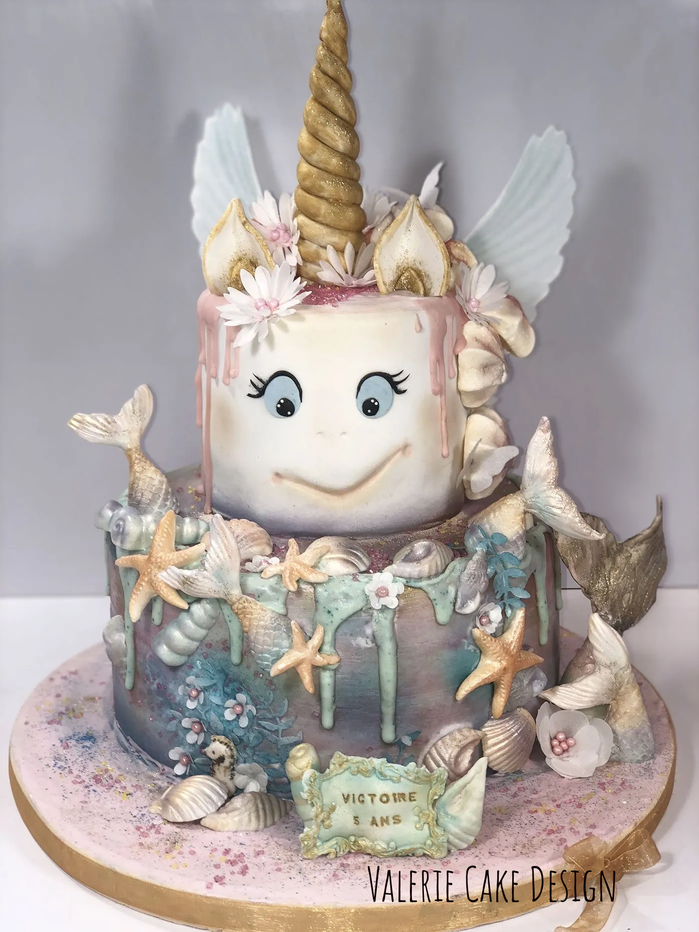 #joyeuxanniversaire #instacakedesign #pickoftheday #instagood #Valeriecakedesignmarseille #ValérieCakeDesign #instacake #birthdaycakemarseille #weddingcake #valeriecakedesign #cakedesignmarseille #gateaususpendumarseille #sabledecoremarseille #sabledecore #gateaususpendu #gravitycake #instafood #gateaudemariagemarseille #gateaudemarseille #gateaudemariage #bapteme #gateauanniversairemarseille #pateasucre #weddingcakemarseille #birthdaycake #marseille #mariagemarseille #gateaupersonnalise #gateaupersonnalisemarseille #sweettable #bapteme #gateau #sucettepersonnalisee #cakepop #cakepopmarseille #cupcakemarseille #numbercake #numbercakemarseille #aussibeauquebon #cakemarseille #creationgourmande #creationgateau #rever #cakeartist #feerie #patisserie #personnalisationdegateau