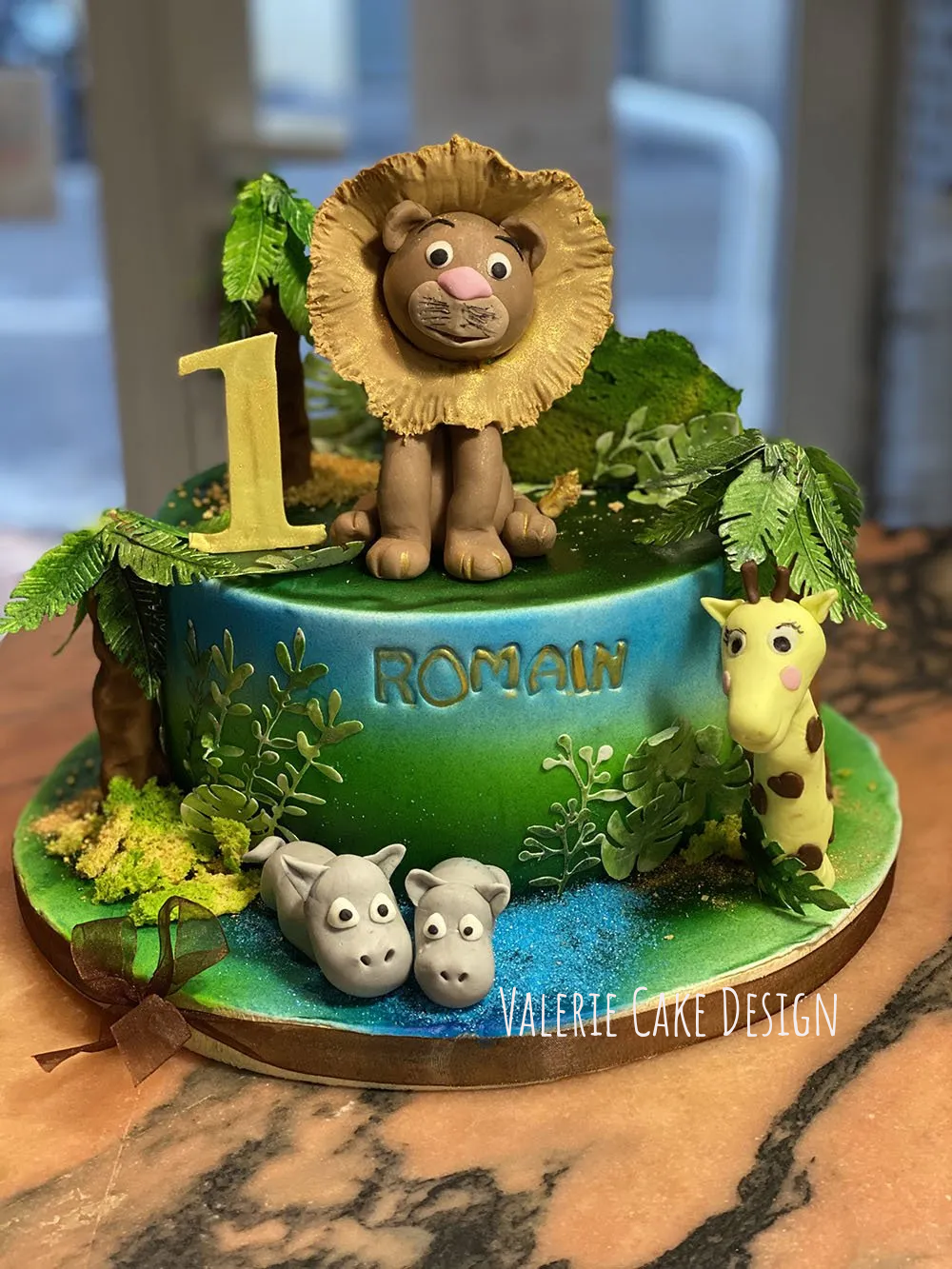 #joyeuxanniversaire #instacakedesign #pickoftheday #instagood #Valeriecakedesignmarseille #ValérieCakeDesign #instacake #birthdaycakemarseille #weddingcake #valeriecakedesign #cakedesignmarseille #gateaususpendumarseille #sabledecoremarseille #sabledecore #gateaususpendu #gravitycake #instafood #gateaudemariagemarseille #gateaudemarseille #gateaudemariage #bapteme #gateauanniversairemarseille #pateasucre #weddingcakemarseille #birthdaycake #marseille #mariagemarseille #gateaupersonnalise #gateaupersonnalisemarseille #sweettable #bapteme #gateau #sucettepersonnalisee #cakepop #cakepopmarseille #cupcakemarseille #numbercake #numbercakemarseille #aussibeauquebon #cakemarseille #creationgourmande #creationgateau #rever #cakeartist #feerie #patisserie #personnalisationdegateau