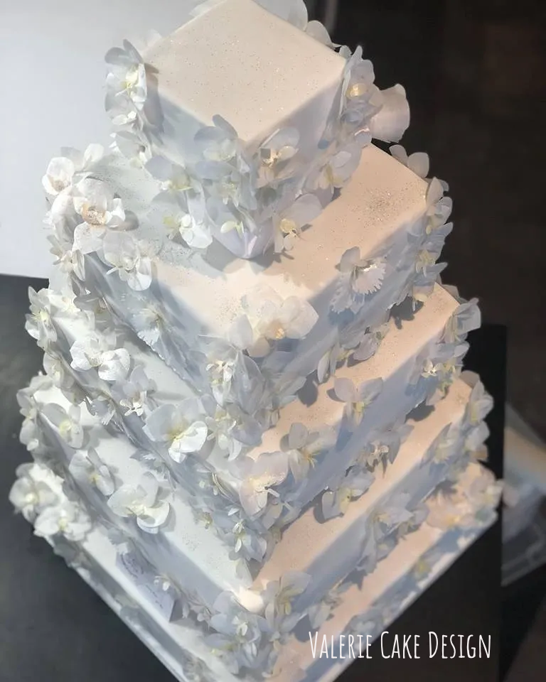 #joyeuxanniversaire #instacakedesign #pickoftheday #instagood #Valeriecakedesignmarseille #ValérieCakeDesign #instacake #birthdaycakemarseille #weddingcake #valeriecakedesign #cakedesignmarseille #gateaususpendumarseille #sabledecoremarseille #sabledecore #gateaususpendu #gravitycake #instafood #gateaudemariagemarseille #gateaudemarseille #gateaudemariage #bapteme #gateauanniversairemarseille #pateasucre #weddingcakemarseille #birthdaycake #marseille #mariagemarseille  #gateaupersonnalise #gateaupersonnalisemarseille #sweettable #bapteme #gateau #sucettepersonnalisee #cakepop #cakepopmarseille #cupcakemarseille #numbercake #numbercakemarseille #aussibeauquebon #cakemarseille  #creationgourmande #creationgateau #rever #cakeartist #feerie #patisserie #personnalisationdegateau