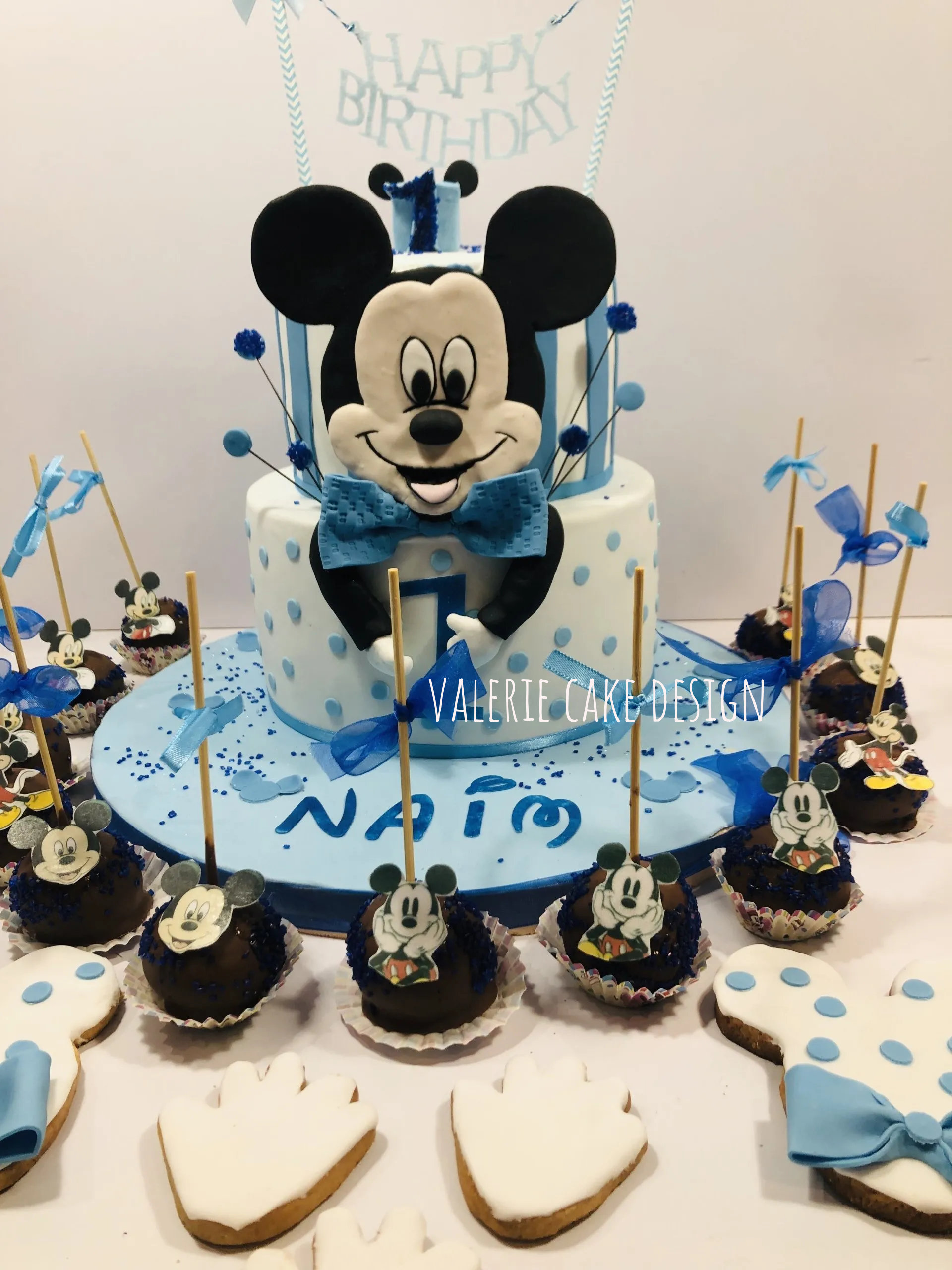 #joyeuxanniversaire #instacakedesign #pickoftheday #instagood #Valeriecakedesignmarseille #ValérieCakeDesign #instacake #birthdaycakemarseille #weddingcake #valeriecakedesign #cakedesignmarseille #gateaususpendumarseille #sabledecoremarseille #sabledecore #gateaususpendu #gravitycake #instafood #gateaudemariagemarseille #gateaudemarseille #gateaudemariage #bapteme #gateauanniversairemarseille #pateasucre #weddingcakemarseille #birthdaycake #marseille #mariagemarseille #gateaupersonnalise #gateaupersonnalisemarseille #sweettable #bapteme #gateau #sucettepersonnalisee #cakepop #cakepopmarseille #cupcakemarseille #numbercake #numbercakemarseille #aussibeauquebon #cakemarseille #creationgourmande #creationgateau #rever #cakeartist #feerie #patisserie #personnalisationdegateau