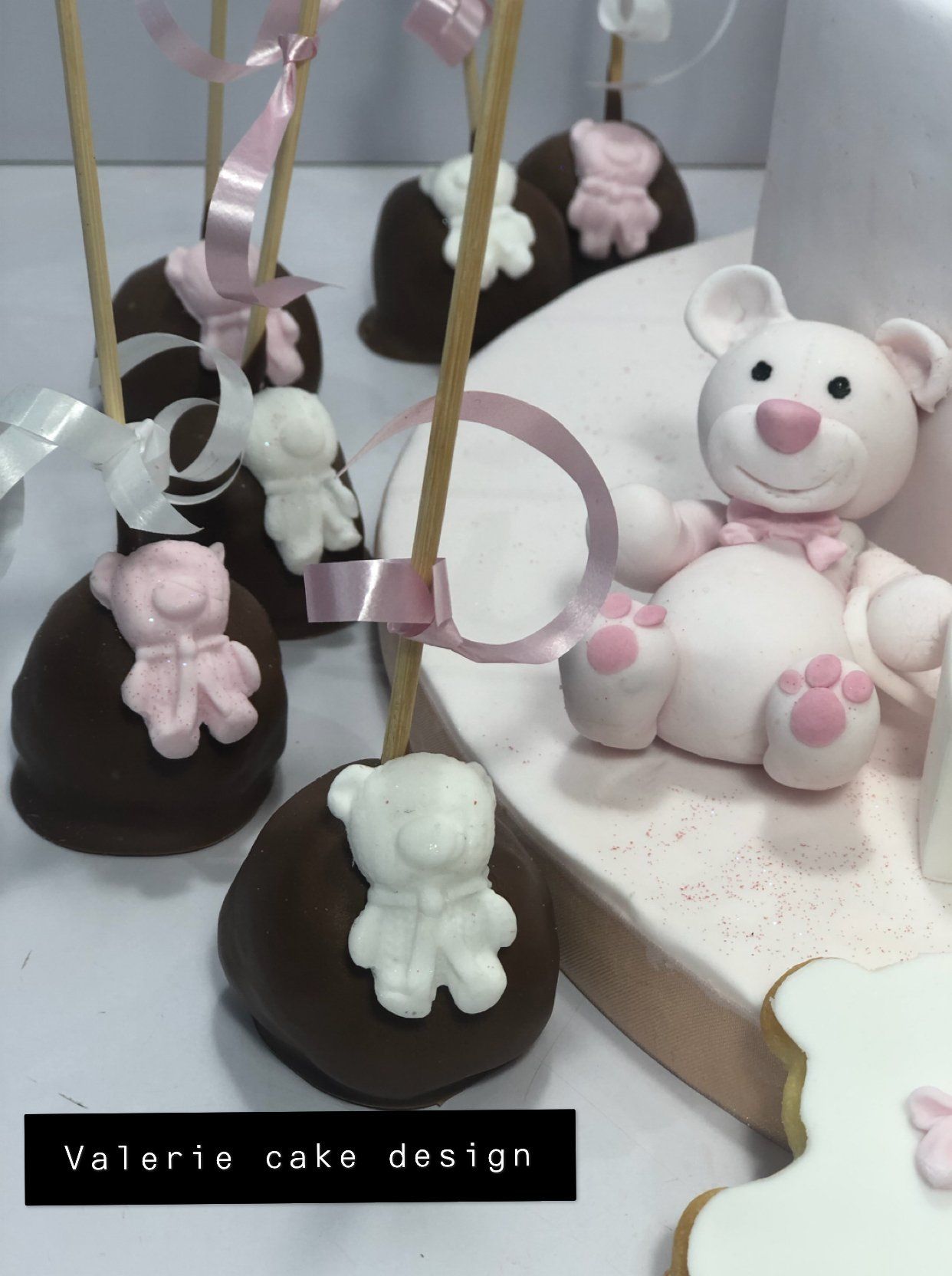 #joyeuxanniversaire #instacakedesign #pickoftheday #instagood #Valeriecakedesignmarseille #ValérieCakeDesign #instacake #birthdaycakemarseille #weddingcake #valeriecakedesign #cakedesignmarseille #gateaususpendumarseille #sabledecoremarseille #sabledecore #gateaususpendu #gravitycake #instafood #gateaudemariagemarseille #gateaudemarseille #gateaudemariage #bapteme #gateauanniversairemarseille #pateasucre #weddingcakemarseille #birthdaycake #marseille #mariagemarseille #gateaupersonnalise #gateaupersonnalisemarseille #sweettable #bapteme #gateau #sucettepersonnalisee #cakepop #cakepopmarseille #cupcakemarseille #numbercake #numbercakemarseille #aussibeauquebon #cakemarseille #creationgourmande #creationgateau #rever #cakeartist #feerie #patisserie #personnalisationdegateau