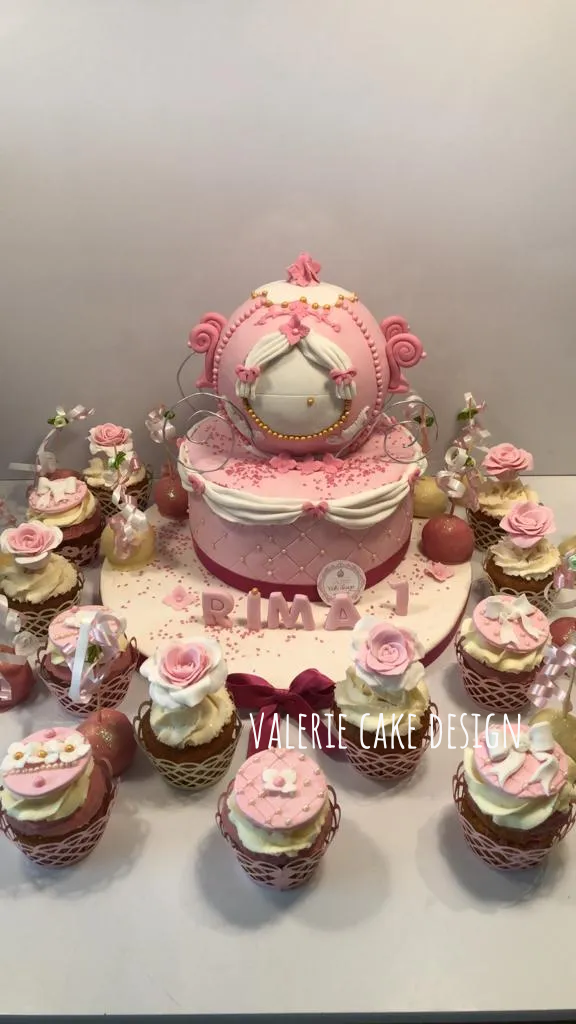 #joyeuxanniversaire #instacakedesign #pickoftheday #instagood #Valeriecakedesignmarseille #ValérieCakeDesign #instacake #birthdaycakemarseille #weddingcake #valeriecakedesign #cakedesignmarseille #gateaususpendumarseille #sabledecoremarseille #sabledecore #gateaususpendu #gravitycake #instafood #gateaudemariagemarseille #gateaudemarseille #gateaudemariage #bapteme #gateauanniversairemarseille #pateasucre #weddingcakemarseille #birthdaycake #marseille #mariagemarseille #gateaupersonnalise #gateaupersonnalisemarseille #sweettable #bapteme #gateau #sucettepersonnalisee #cakepop #cakepopmarseille #cupcakemarseille #numbercake #numbercakemarseille #aussibeauquebon #cakemarseille #creationgourmande #creationgateau #rever #cakeartist #feerie #patisserie #personnalisationdegateau