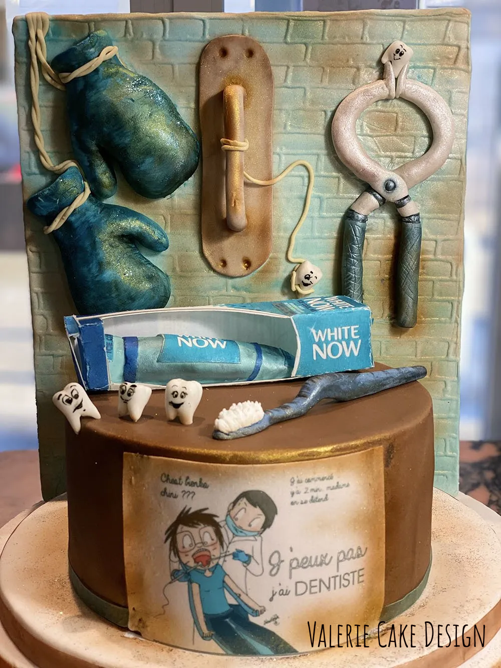 #joyeuxanniversaire #instacakedesign #pickoftheday #instagood #Valeriecakedesignmarseille #ValérieCakeDesign #instacake #birthdaycakemarseille #weddingcake #valeriecakedesign #cakedesignmarseille #gateaususpendumarseille #sabledecoremarseille #sabledecore #gateaususpendu #gravitycake #instafood #gateaudemariagemarseille #gateaudemarseille #gateaudemariage #bapteme #gateauanniversairemarseille #pateasucre #weddingcakemarseille #birthdaycake #marseille #mariagemarseille  #gateaupersonnalise #gateaupersonnalisemarseille #sweettable #bapteme #gateau #sucettepersonnalisee #cakepop #cakepopmarseille #cupcakemarseille #numbercake #numbercakemarseille #aussibeauquebon #cakemarseille  #creationgourmande #creationgateau #rever #cakeartist #feerie #patisserie #personnalisationdegateau