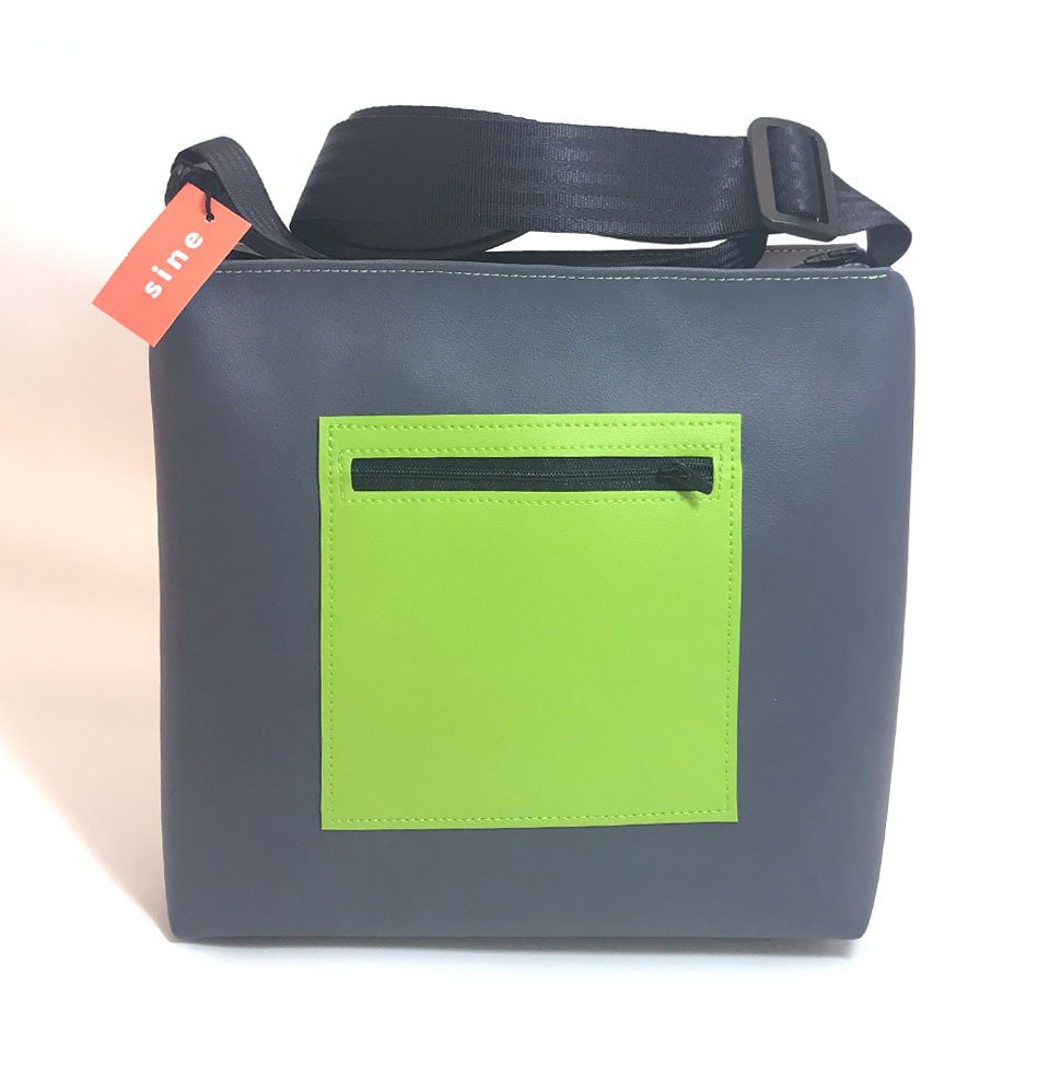 Quadratische Tasche mit markanter Außentasche und Reißverschluss, Umhängetasche in vielen Farben