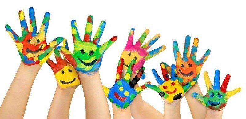 holmer green pre-school painted hands