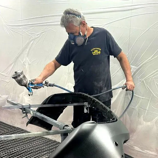 Mario Baumberger, Mechaniker bei Stefans Garage Mario Baumberger, Mechaniker bei Stefans Garage