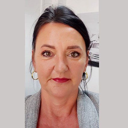 Joanna Görke, Autoverkauf bei Stefans Garage Joanna Görke, Autoverkauf bei Stefans Garage