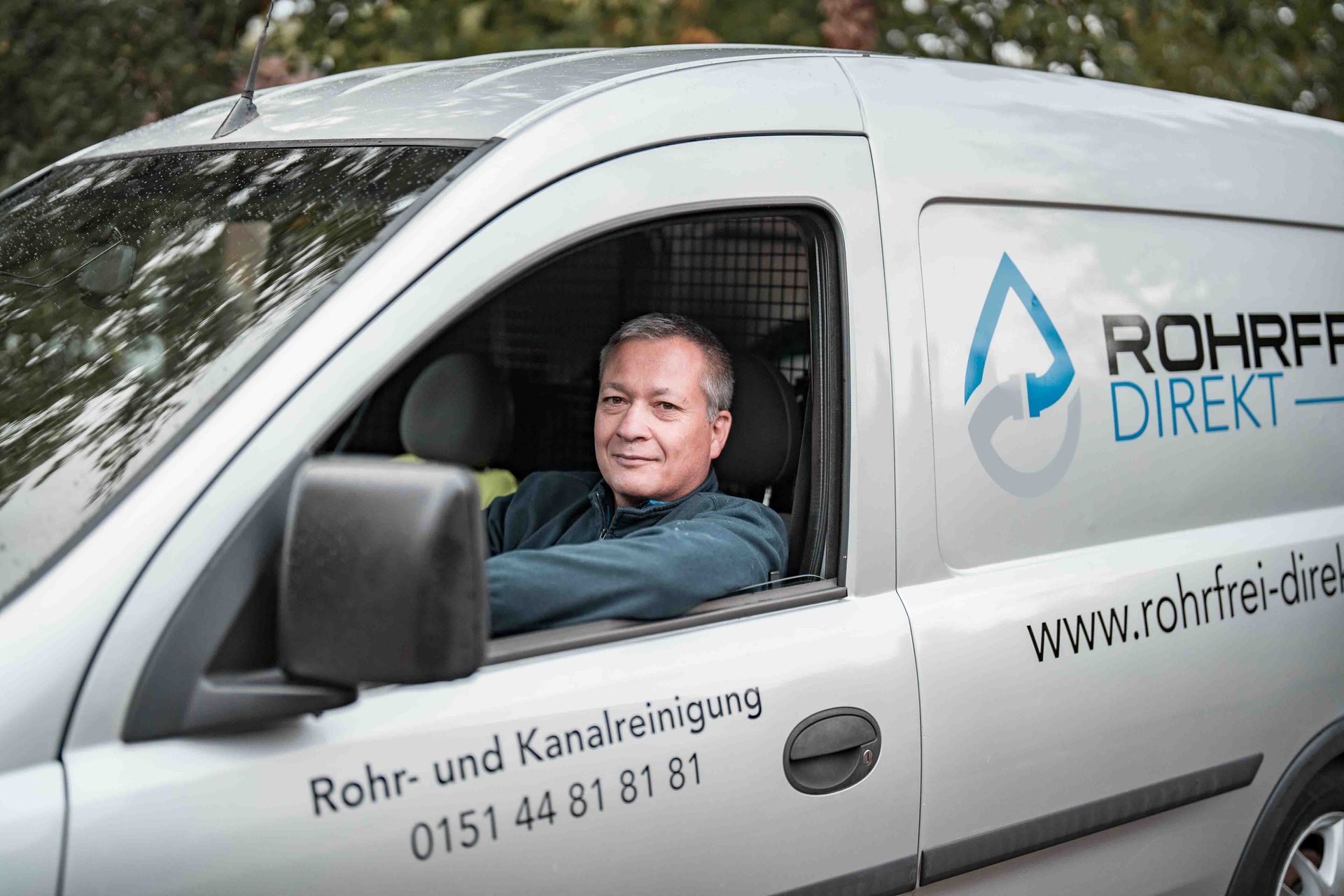 Rohr- und Kanalreinigung Rohrfrei Direkt. Wir kümmern uns um Verstopfungen der Abwasser- und Regenwasserleitungen.