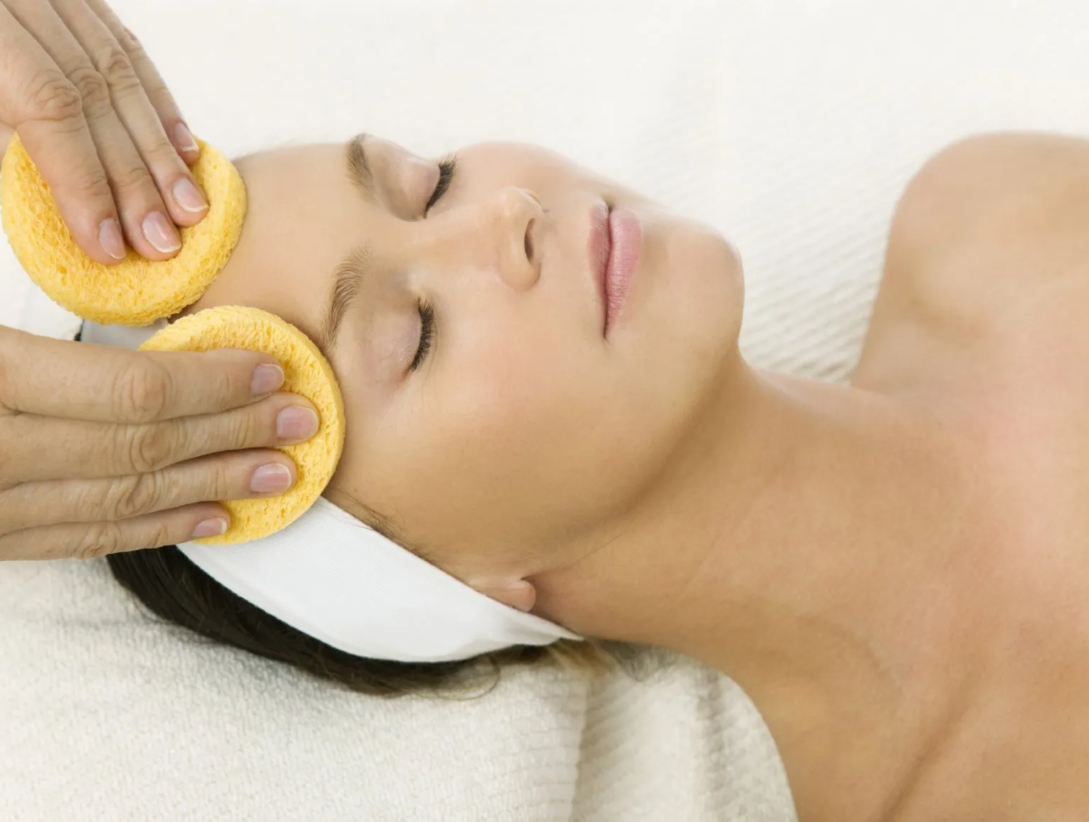 Mobile facials, at home lash and brow treatments, mobile therapy in Chester and Wirral, LVL, Lash lift at home, Mobile Massage in Chester and Wirral, At home massage, Massage chester, Massage wirral, Beauty chester, Beauty wirral, Back massage wirral, Back massage Chester, at home massage therapist, massage at home, massage in own home