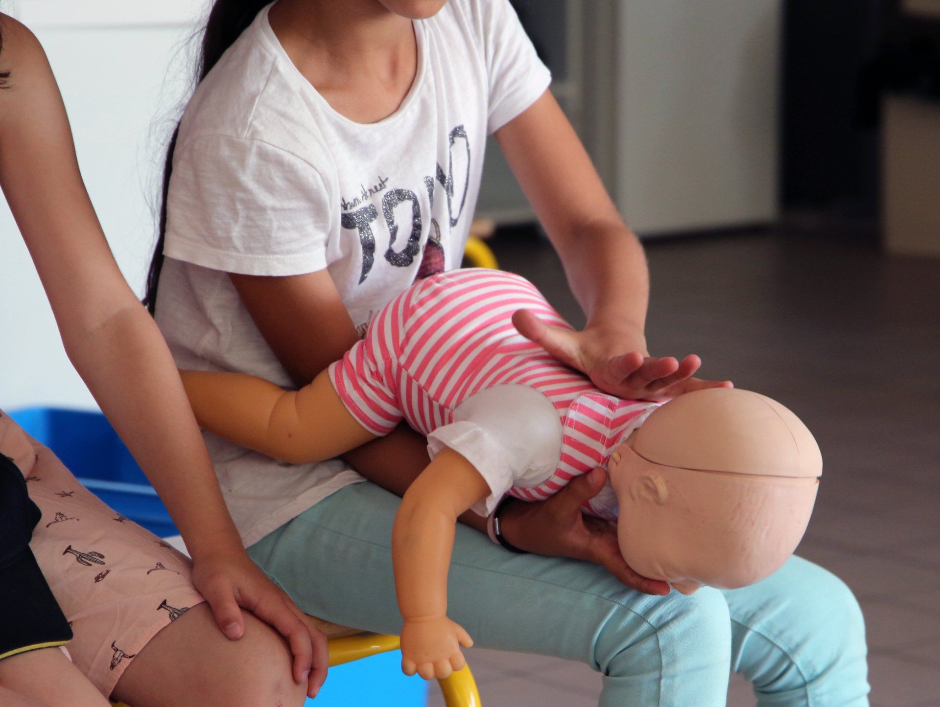 Désobstruction des voies aériennes chez le nourrisson sauveteur secouriste du travail,massage cardiaque, defibrillateur,PLS,SST,saignement abondant,etouffement,malaise,PREFAS