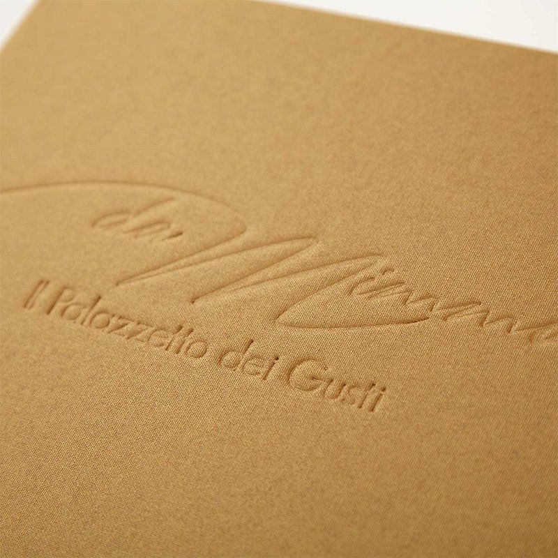 Logoprägung Blindprägung auf Medici Leinen