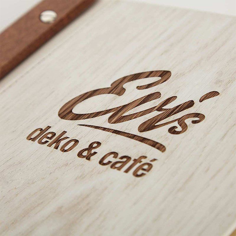 speisekarte mit branding auf woody eiche weiss