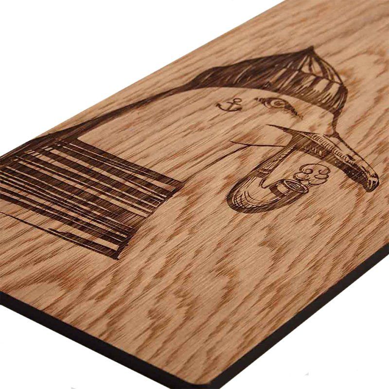Menuboard mit branding auf woody eiche geflammt