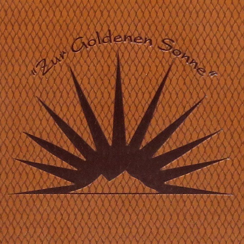 Logoprägung Blindprägung auf Kunstleder in Flechtoptik