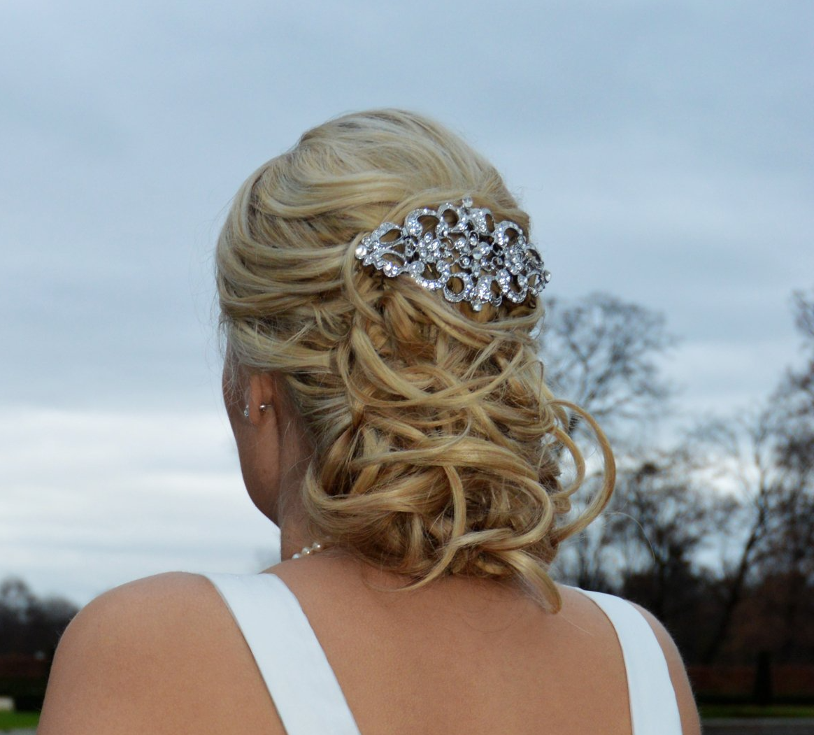 Brautfrisur im Friseursalon Haargenau Ihr Stil in 50374 Erftstadt Liblar