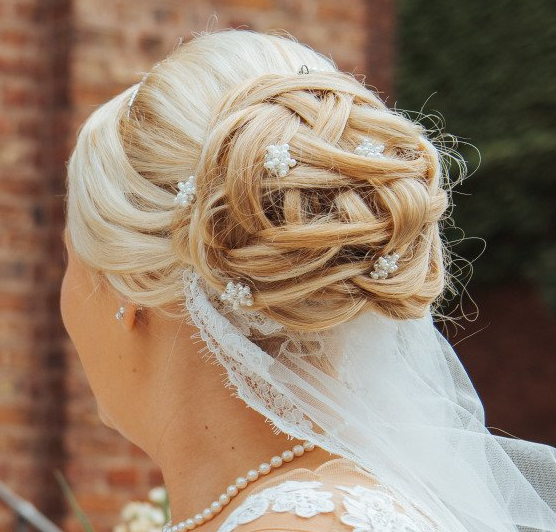 Brautfrisur im Friseursalon Haargenau Ihr Stil in 50374 Erftstadt Liblar