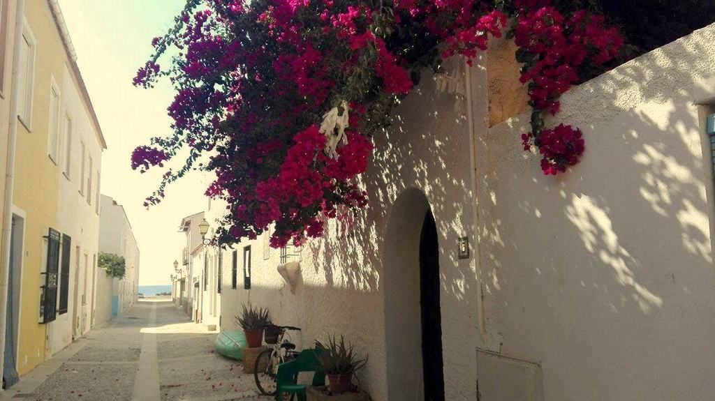 Las calles de aspecto tunecino en la isla de Tabarca