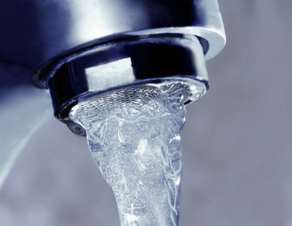 Umkehrosmose und Desinfektion am Wasserhahn